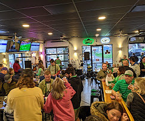 wth-reel-03-packed-house